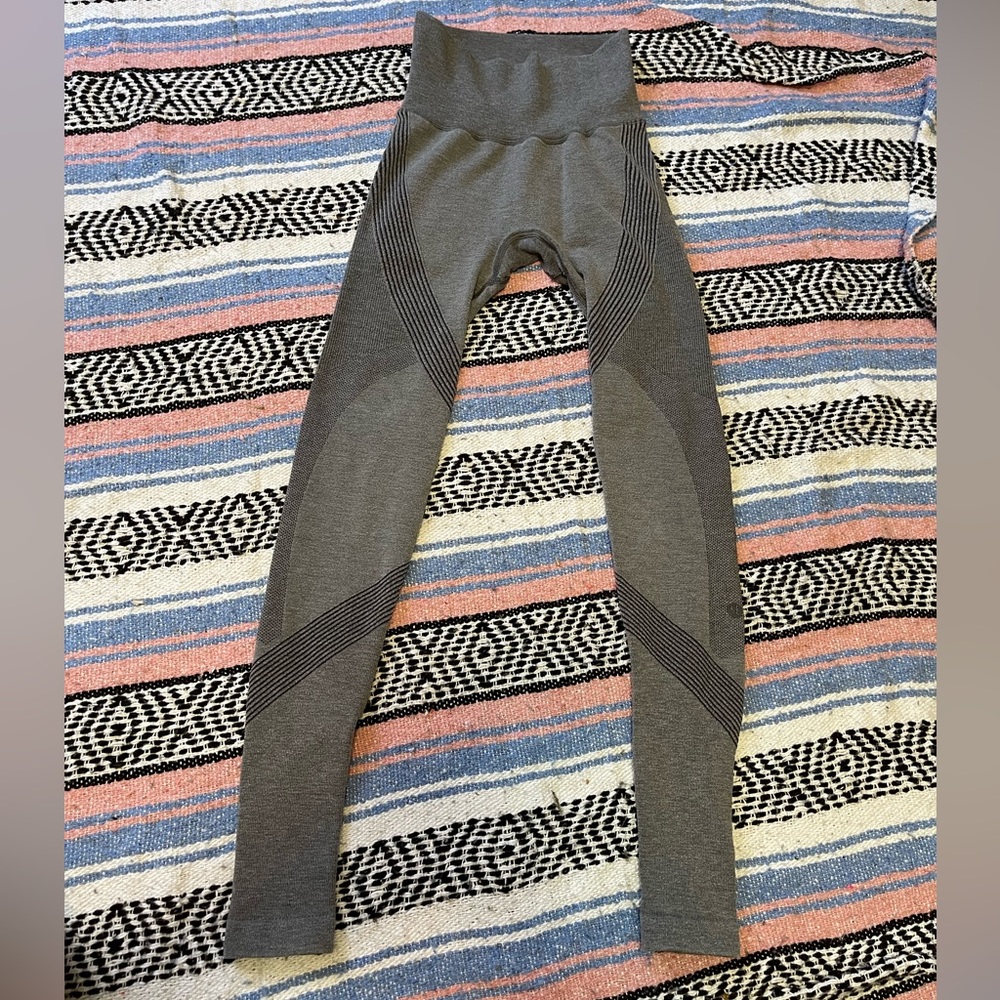 Size 2 Lululemon compression tights knit